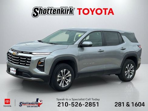 Used 2025 Chevrolet Equinox LT image 1