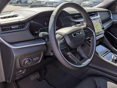 New 2026 Jeep Grand Cherokee Limited AWD/4WD image 15