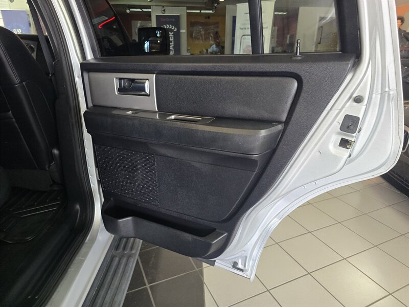 Used 2017 Ford Expedition XLT w/ Equipment Group 202A RWD image 20