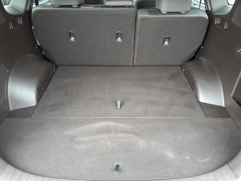 Used 2019 Hyundai Santa Fe SEL FWD image 16