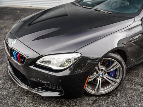 Used 2018 BMW M6 Convertible w/ Executive Package image 2