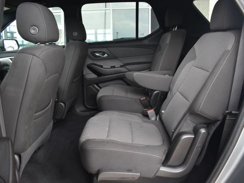 Used 2023 Chevrolet Traverse LT FWD image 14