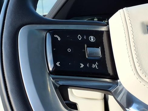 Used 2025 Land Rover Range Rover Long Wheelbase SE image 22