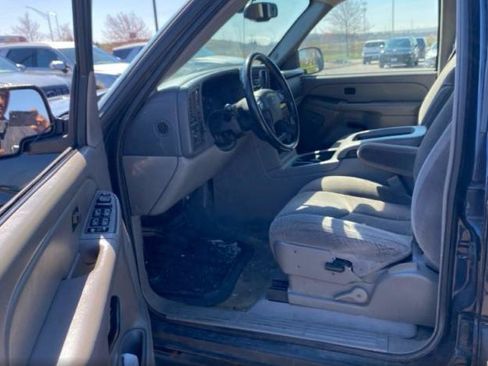 Used 2004 Chevrolet Suburban LS w/ Safe And Secure Package AWD/4WD image 8