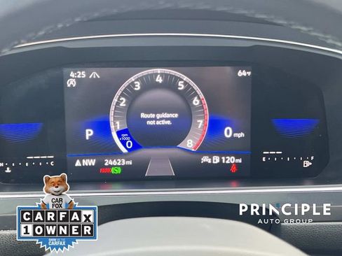 Certified 2022 Volkswagen Tiguan SE R-Line image 20