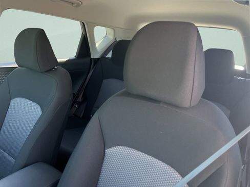 Used 2025 Kia Soul LX w/ LX Technology Package FWD image 14
