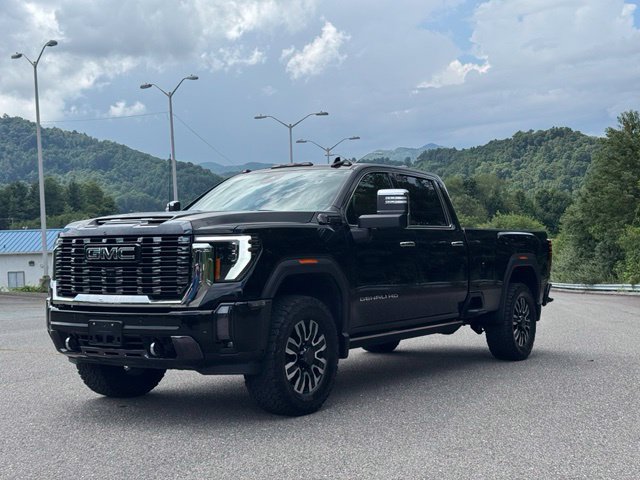 Used 2024 GMC Sierra 2500 Denali Ultimate w/ Max Trailering Package AWD/4WD image 3