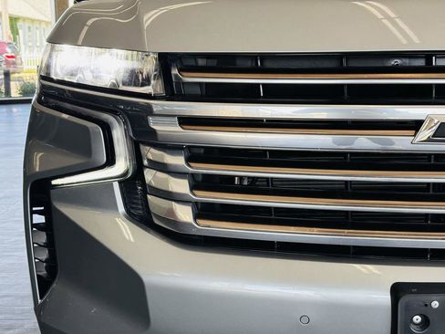Used 2024 Chevrolet Suburban High Country AWD/4WD image 20