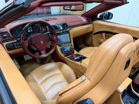 Used 2016 Maserati GranTurismo Sport RWD image 23