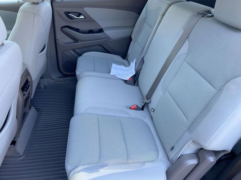 Used 2020 Chevrolet Traverse LT image 27