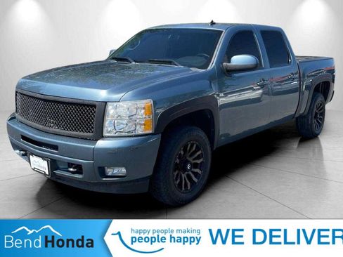 Used 2011 Chevrolet Silverado 1500 LT w/ All-Star Edition AWD/4WD image 1
