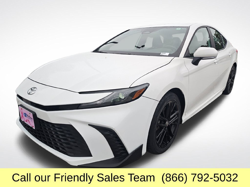 Certified 2025 Toyota Camry SE FWD image 1