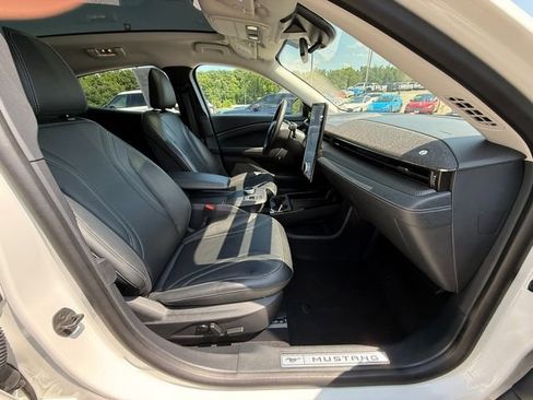 Used 2023 Ford Mustang Mach-E Premium image 9