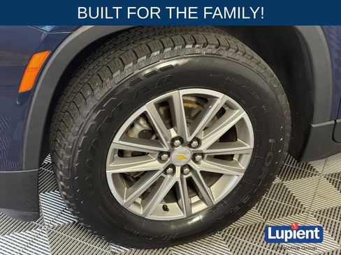Used 2023 Chevrolet Traverse LT AWD/4WD image 14
