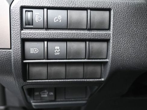 Used 2025 Toyota Tacoma SR5 w/ SR5 Upgrade Package image 21