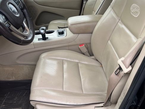 Used 2015 Jeep Grand Cherokee Overland w/ Advanced Technology Group image 35