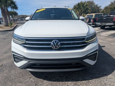 Used 2022 Volkswagen Tiguan SE w/ Panoramic Sunroof Package image 10