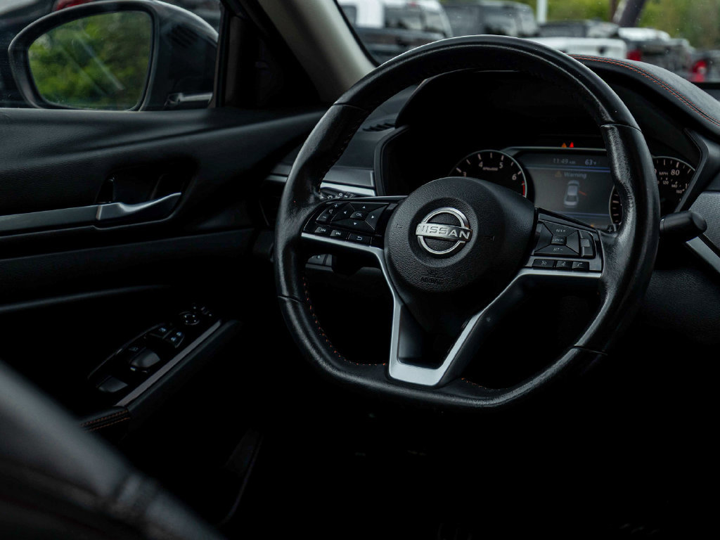 Used 2024 Nissan Altima 2.5 SR FWD image 24