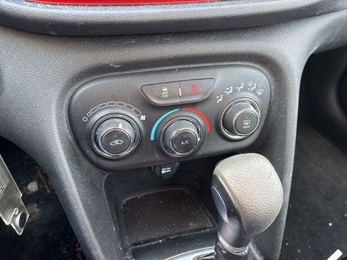 Used 2015 Dodge Dart SXT image 22