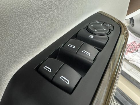 Used 2022 GMC Acadia SLE w/ Driver Convenience Package AWD/4WD image 43