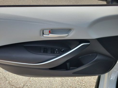 Used 2025 Toyota Corolla SE FWD image 12