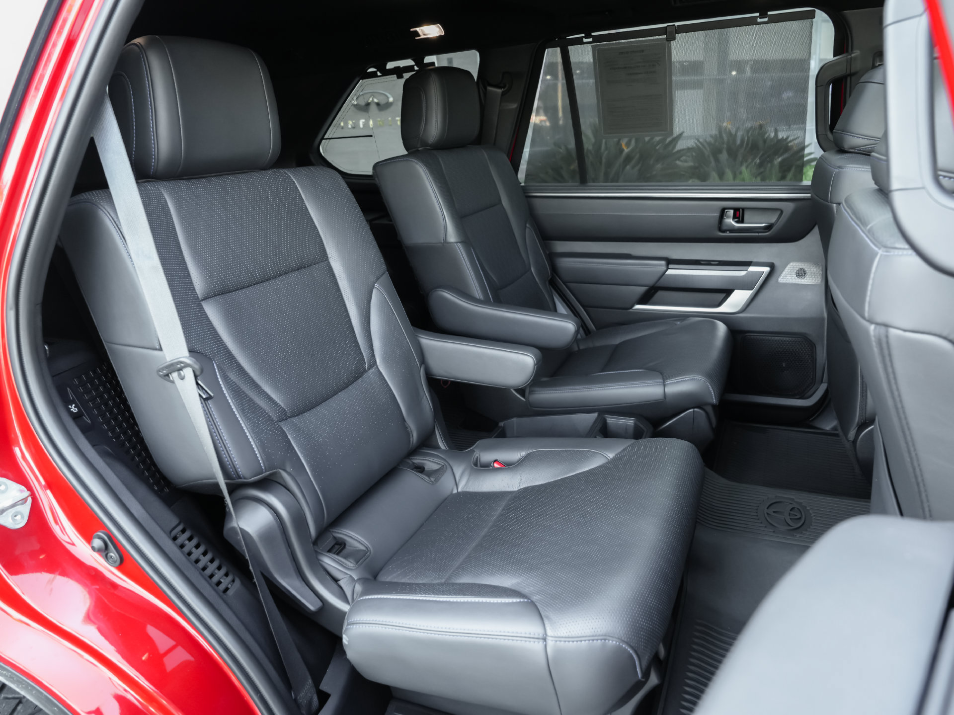 Used 2024 Toyota Sequoia Platinum AWD/4WD image 39
