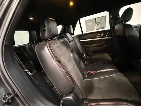 Used 2018 Ford Explorer XLT w/ Equipment Group 202A AWD/4WD image 67