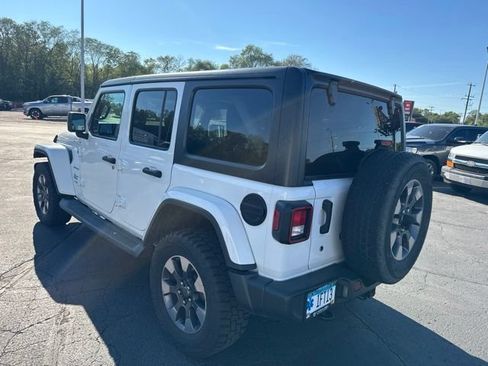 Used 2018 Jeep Wrangler Unlimited Sahara w/ Cold Weather Group AWD/4WD image 7