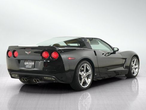 Used 2007 Chevrolet Corvette Coupe w/ Preferred Equipment Group RWD image 5