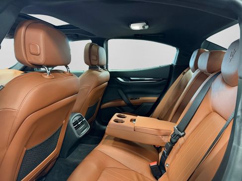 Used 2019 Maserati Ghibli RWD image 39