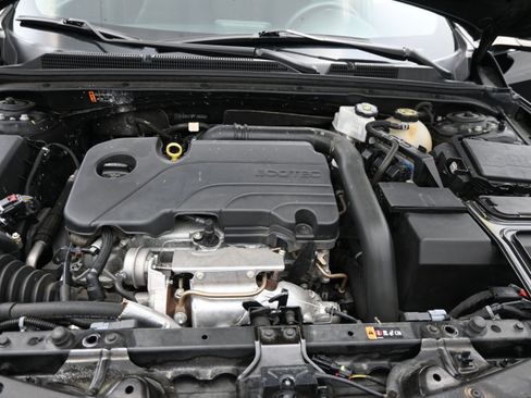 Used 2023 Chevrolet Malibu LT FWD image 16