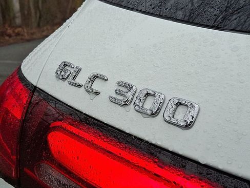 Used 2026 Mercedes-Benz GLC 300 4MATIC image 23