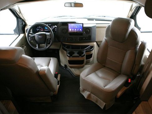 Used 2022 Ford E-450 and Econoline 450 Super Duty w/ Motorhome Prep Package image 23