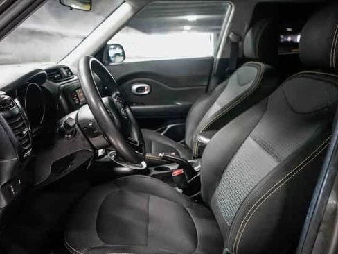 Used 2016 Kia Soul + image 16