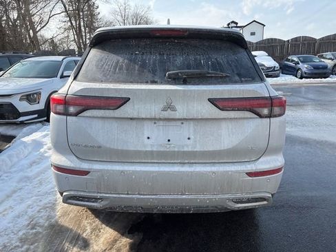 Used 2022 Mitsubishi Outlander SE image 6