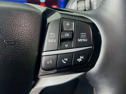 Used 2023 Ford Explorer Platinum w/ Technology Package RWD image 17