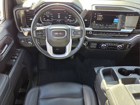Used 2025 GMC Sierra 1500 SLT AWD/4WD image 12