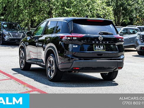 Used 2024 Nissan Rogue SV FWD image 8