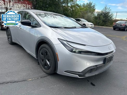 Used 2025 Toyota Prius LE FWD image 1