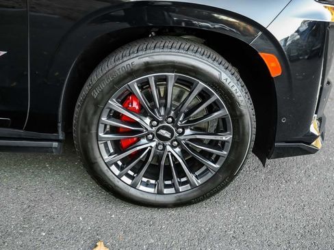 Used 2023 Cadillac Escalade ESV V image 6