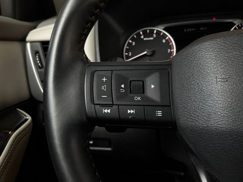 Used 2025 Nissan Rogue SV FWD image 33