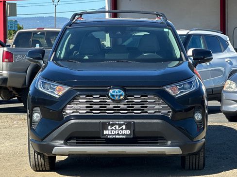 Used 2020 Toyota RAV4 Limited w/ All Weather Liner Package AWD/4WD image 10
