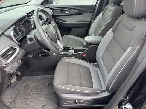 Used 2021 Chevrolet TrailBlazer LT w/ Sun and Liftgate Package image 6