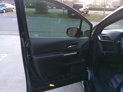 Used 2025 Toyota Sienna XSE image 17