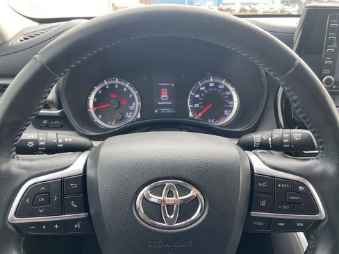 Certified 2020 Toyota Highlander LE image 15