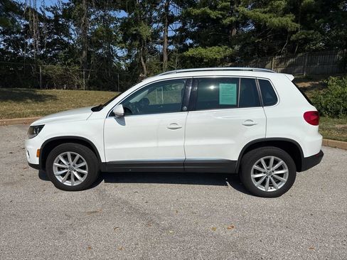 Used 2017 Volkswagen Tiguan Wolfsburg Edition FWD image 2