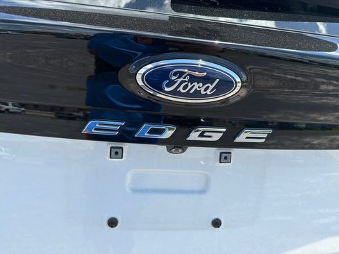 Used 2021 Ford Edge Titanium FWD image 10