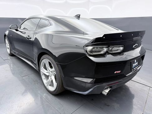 Used 2023 Chevrolet Camaro LT w/ LPO, Ground Effects Package RWD image 5