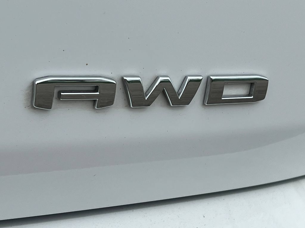 Used 2023 GMC Terrain SLE w/ Driver Convenience Package AWD/4WD image 9