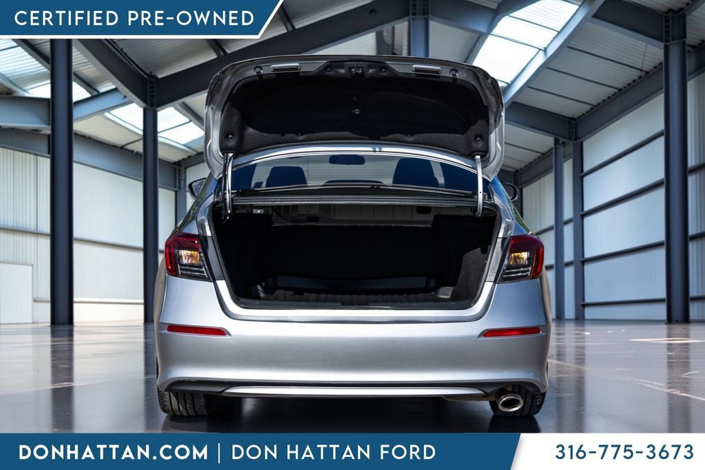 Used 2023 Honda Civic Sport image 25
